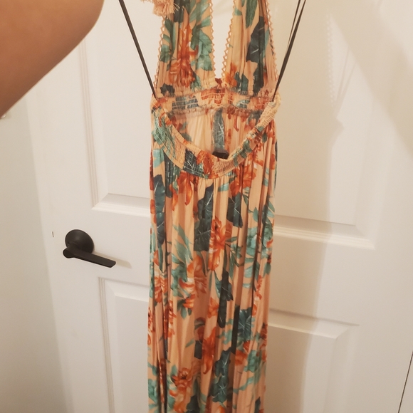 Forever 21 Peach Floral Maxi Dress - Picture 4 of 4
